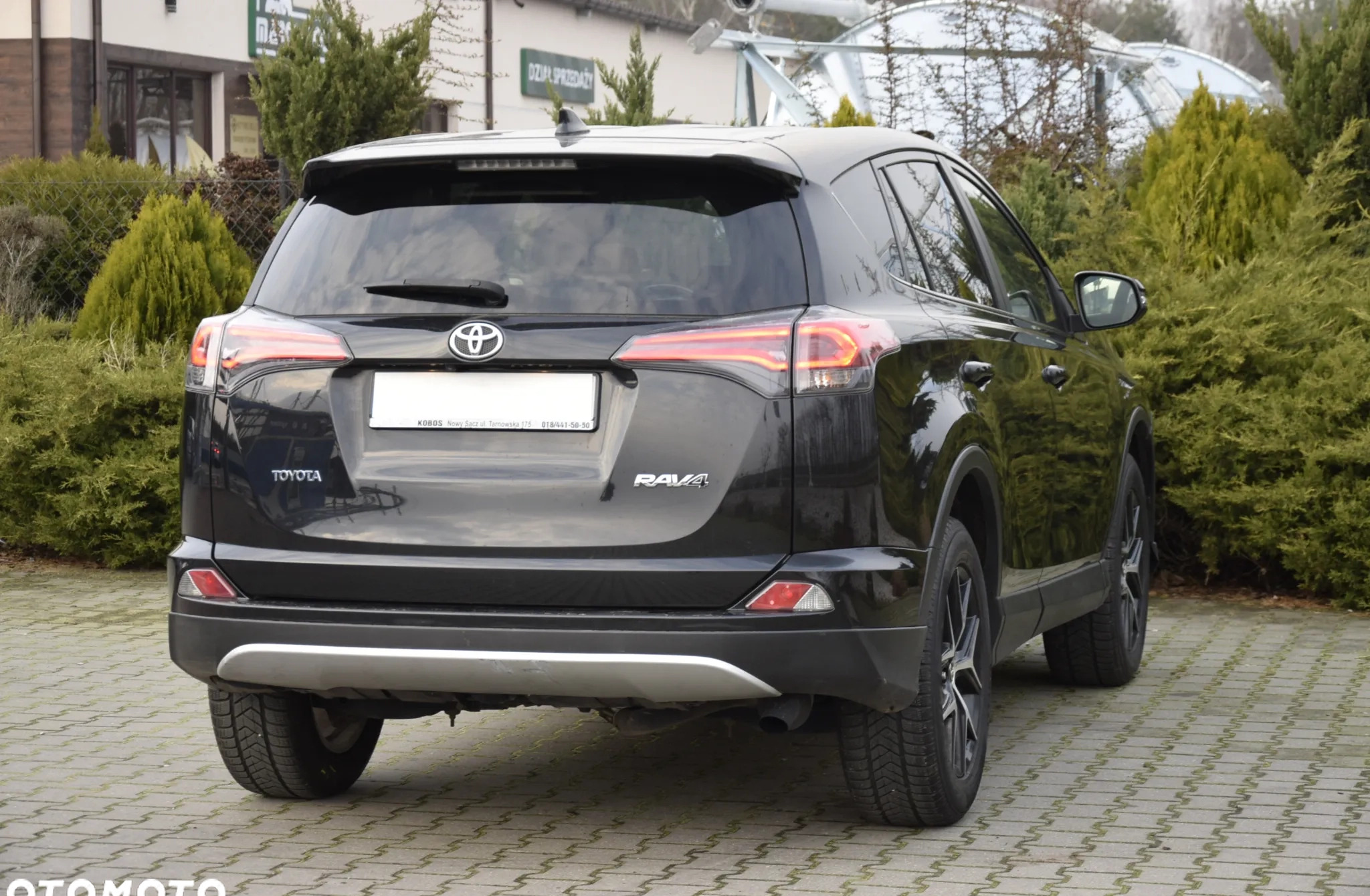 Toyota RAV4 cena 66800 przebieg: 328000, rok produkcji 2016 z Żuromin małe 326